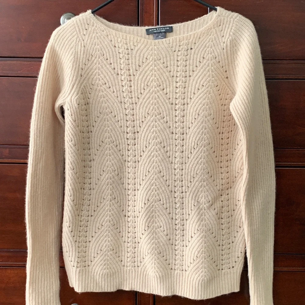 Ann Taylor sweater - Picture 3 of 6